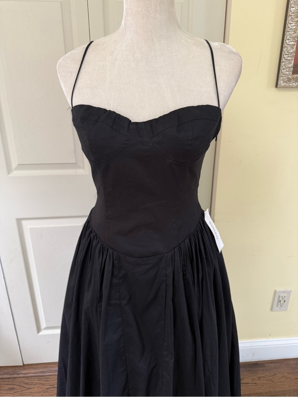Bardot NWT Black cotton Maxi Dress with Spaghetti Straps and open lace back - Picture 8 of 10